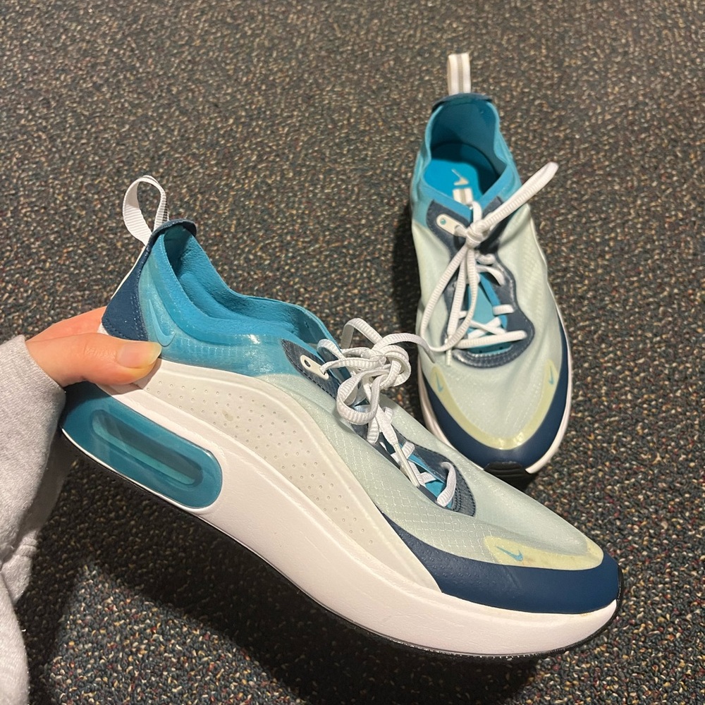 Nike air max dia women’s size 8